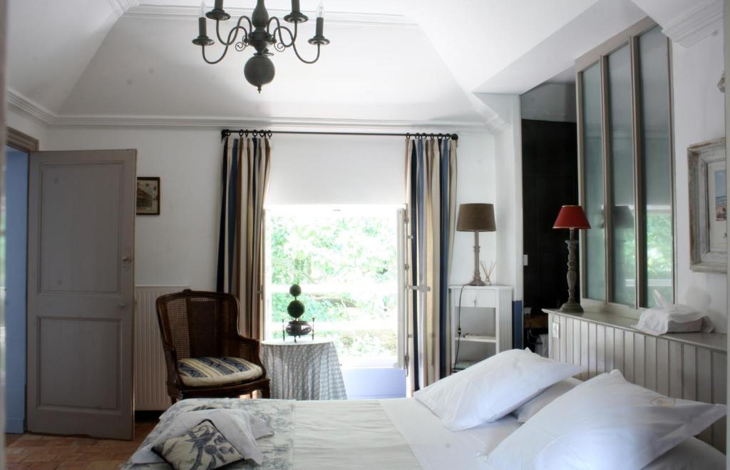 Chateau De L'Oiseliniere Bed & Breakfast Gorges  Rom bilde
